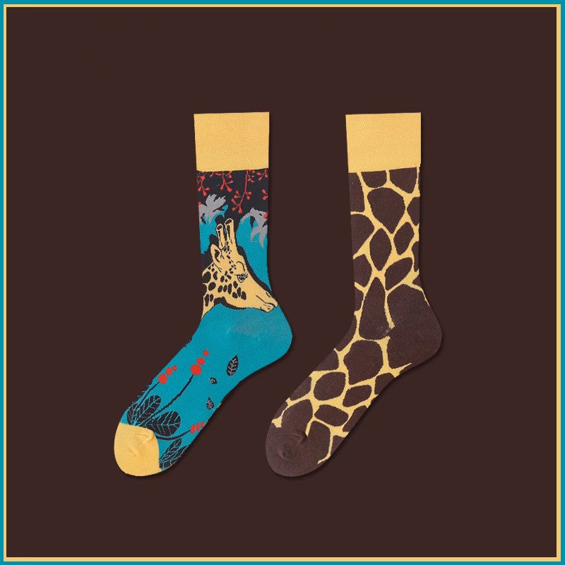 Cute giraffe pattern cotton crew socks, unisex fun animal design for everyday wear.