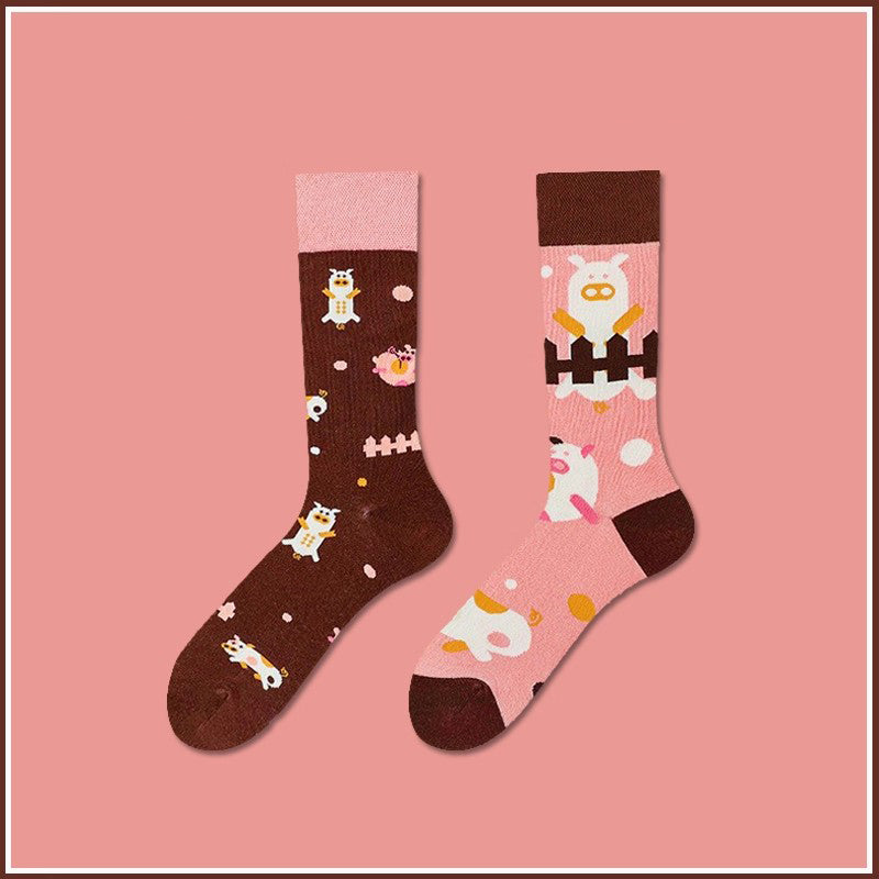 Cute pig pattern cotton crew socks, unisex fun cartoon animal design for everyday wear.