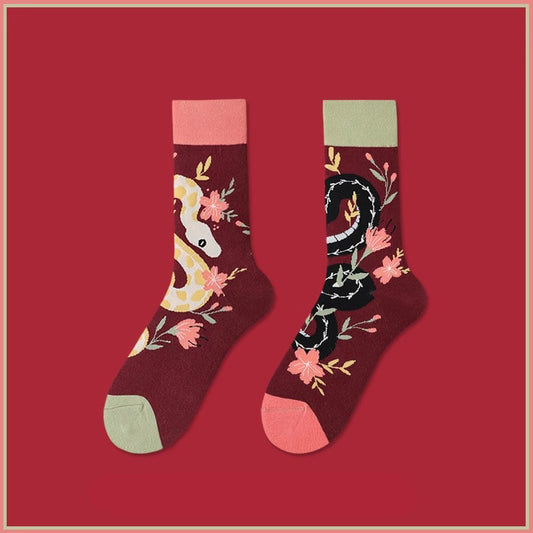 Snake pattern crew cotton socks with trendy snake print design, stylish unisex fashion socks.