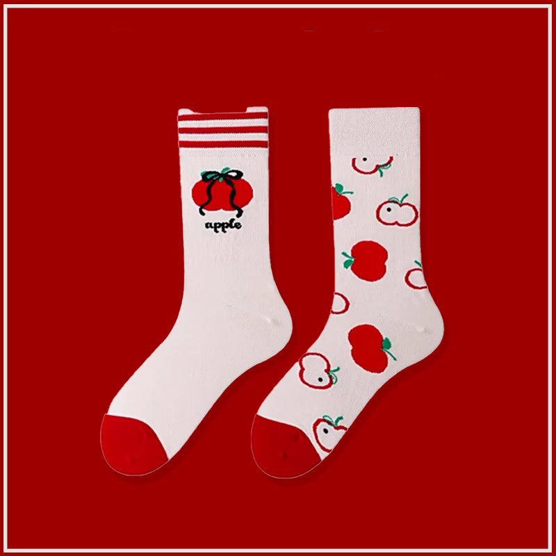 Strawberry pattern crew cotton socks, cute and sweet Japanese-style women’s fashion socks, soft and breathable comfort.